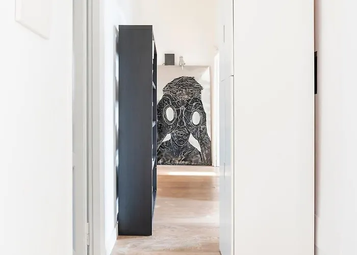 Principe House, Rome, 3 Bedroom 2 Bath, Elegant Full Of Light Roma